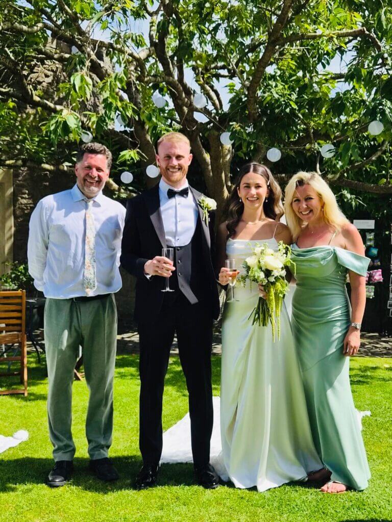 Wedding musicians Fantastic With Fizz with Jessica and Mike