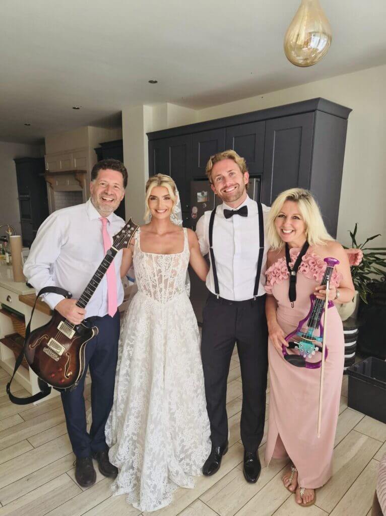 Wedding musicians Fantastic With Fizz with Lara and Ryan