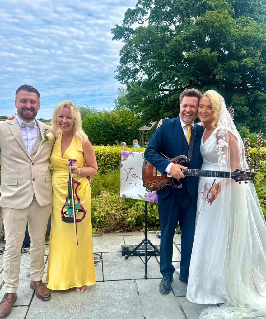 Wedding musicians Fantastic With Fizz with Abbie and Joe