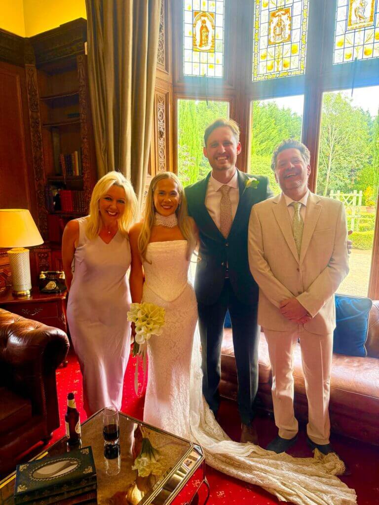 Wedding musicians Fantastic With Fizz with Abbie and Ted