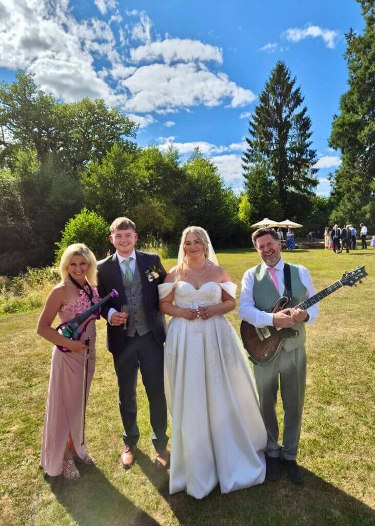 Wedding musicians Fantastic With Fizz with Ellie and Reuben