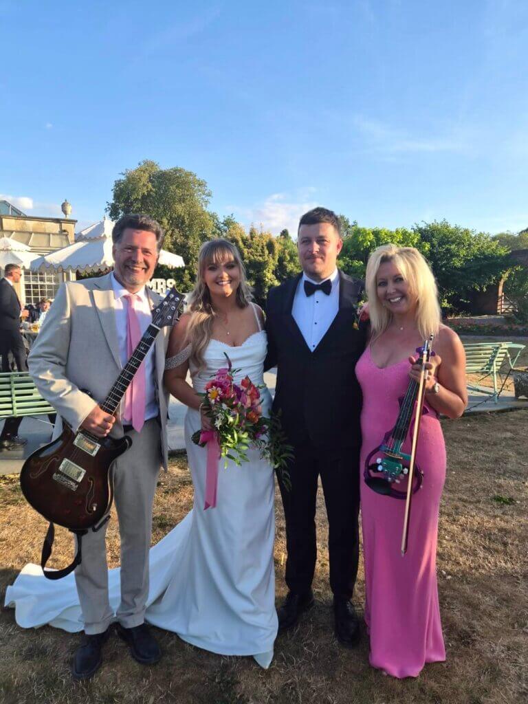Wedding musicians Fantastic With Fizz with Izzy and Jack