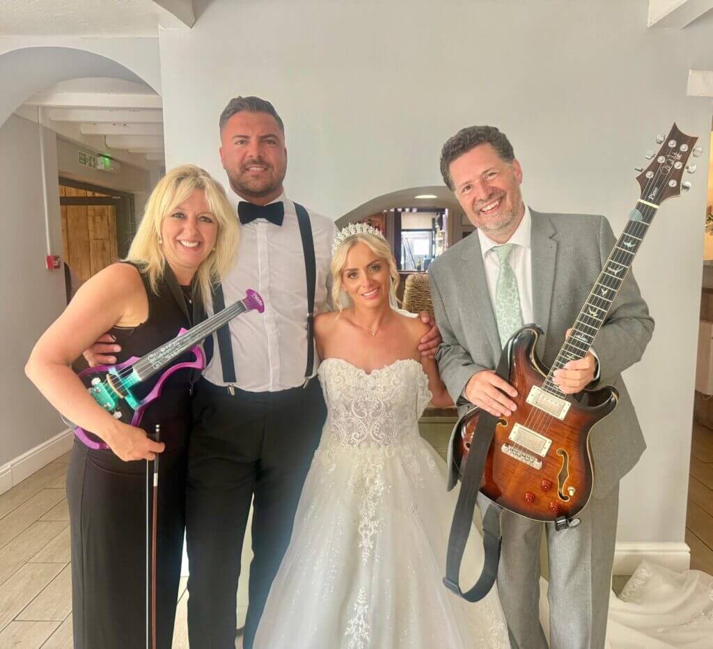 Wedding musicians Fantastic With Fizz with Sarah and Scott